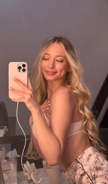 Sophia Diamond model nude images