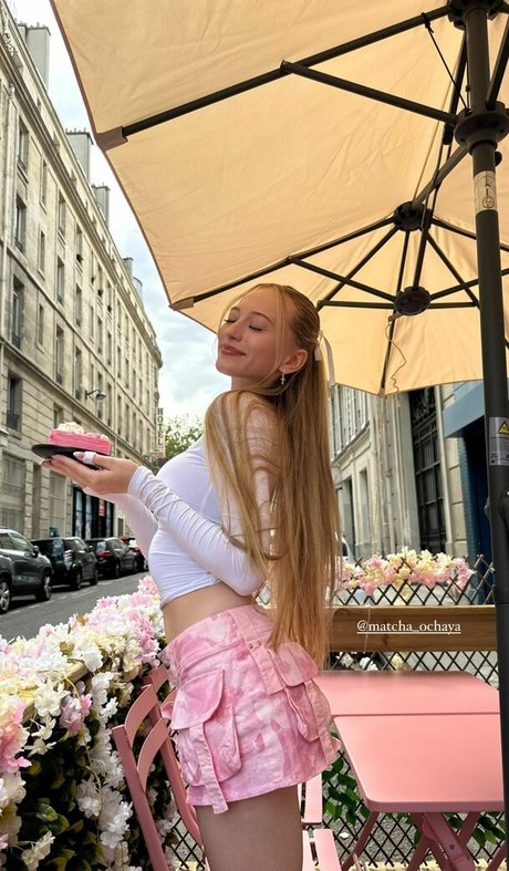 Sophia Diamond model nude photos