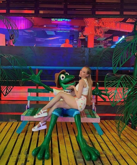 Sophia Diamond actress galleries