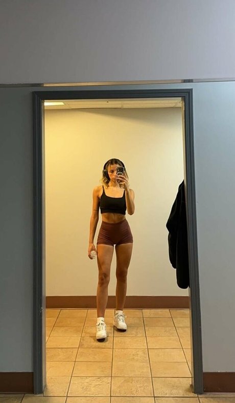 blonde yoga onlyfans best pic