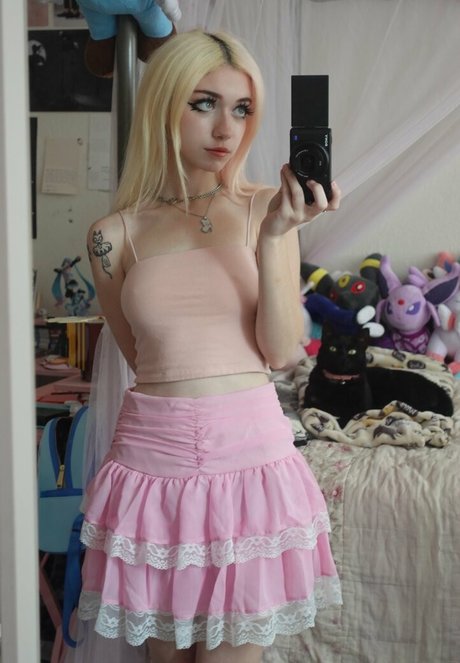 Iluvmeww adult star img