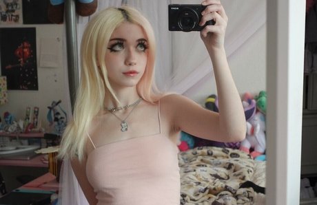 Iluvmeww model nudes images