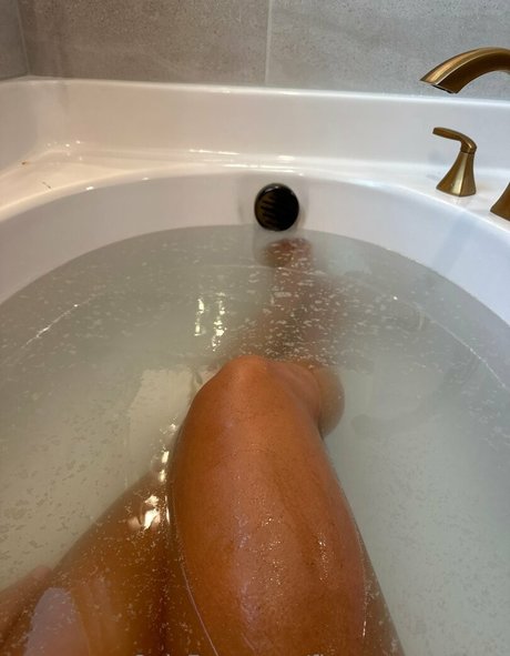fitmomnextdoor star nudes photos