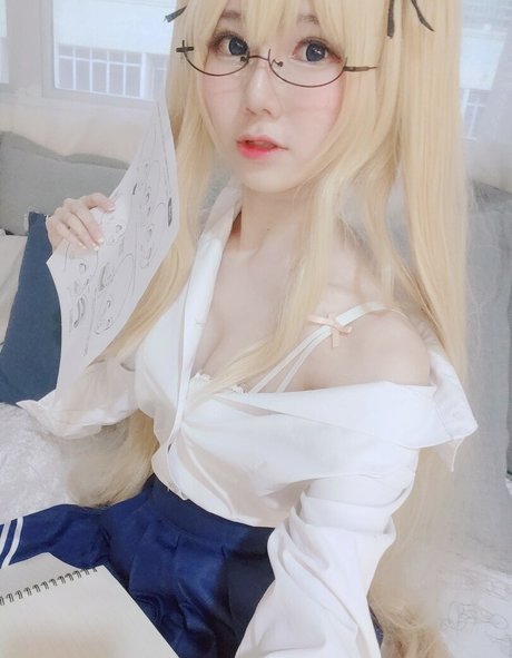Sally Dorasnow pretty model pic