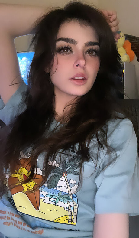 Aruuu free actress gallery