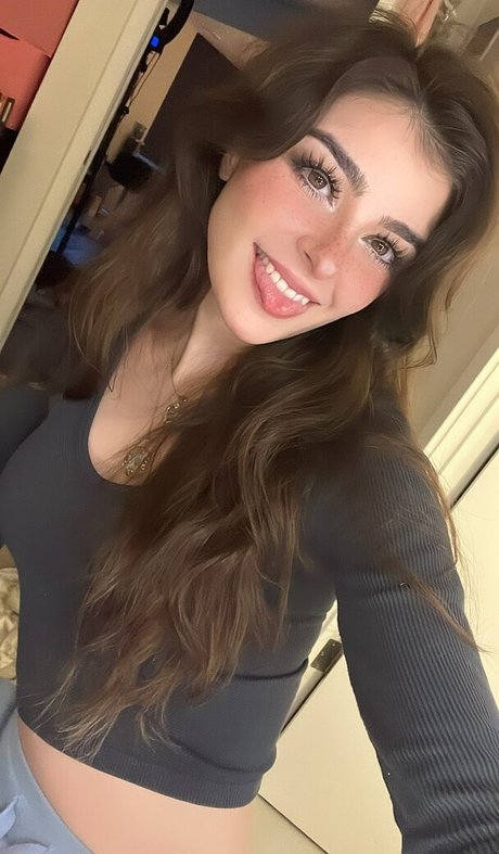 Aruuu pornstar nude pictures