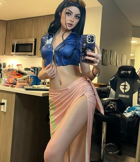 Aruuu erotic pornstar galleries