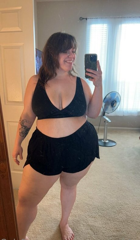 mommagerthfree model exclusive picture