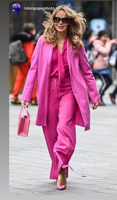 Amanda Holden model free galleries