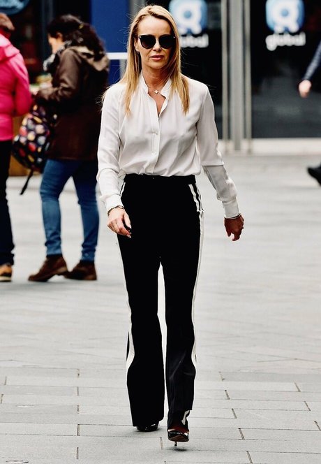 Amanda Holden star sexy pictures