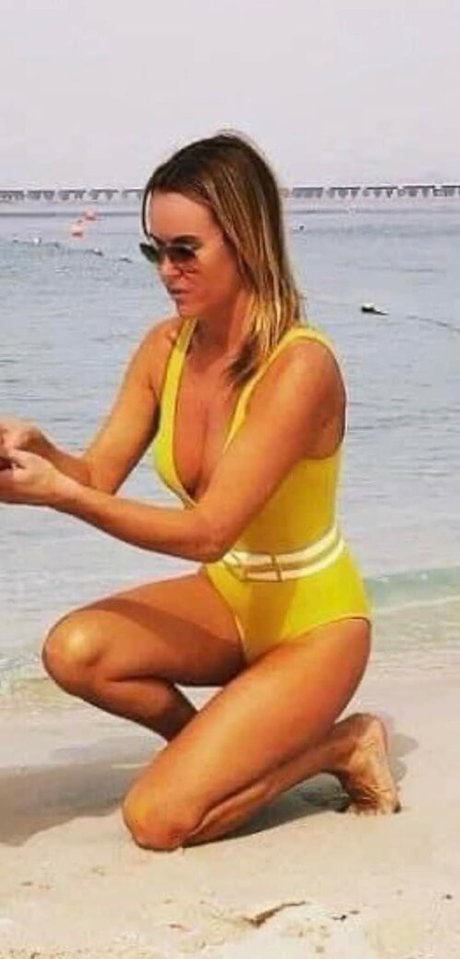 Amanda Holden sexy star img