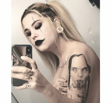 Moonkittenn beautiful pornstar archive