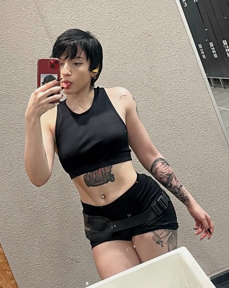 Akemy Sama adult model archive
