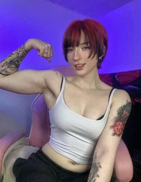 Akemy Sama art model photos