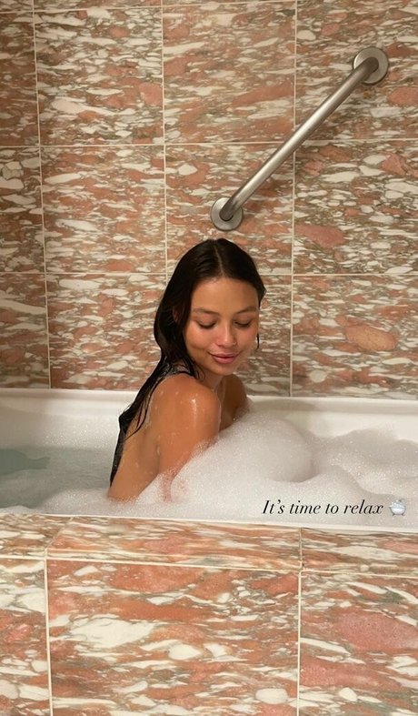 Fiona Barron beautiful star photo