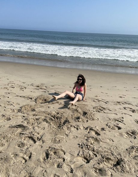 Laura Marano naked actress img