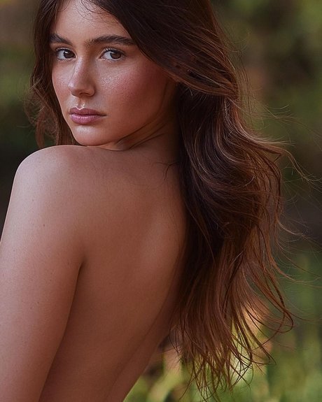 Ella Cervetto star hot gallery