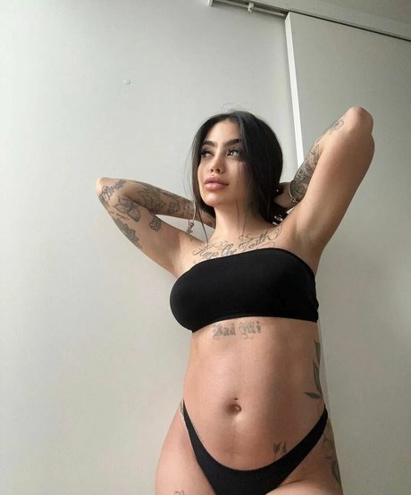MC Mirella exclusive model pics