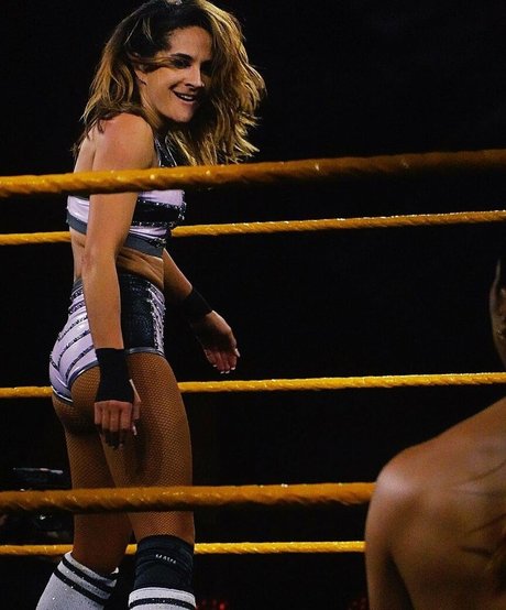 Dakota Kai top model pics