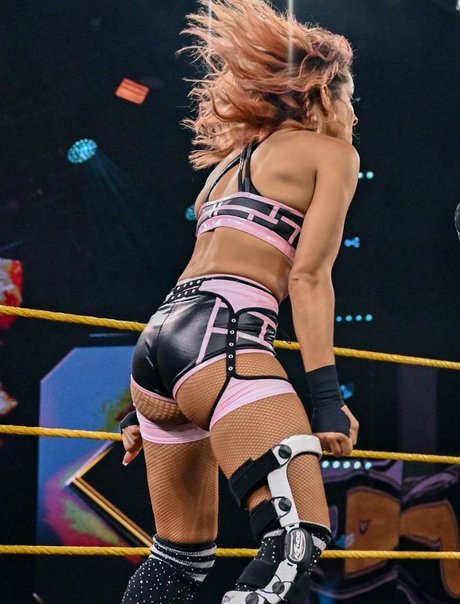 Dakota Kai model adult picture