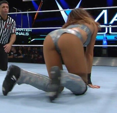 Dakota Kai naked model photos