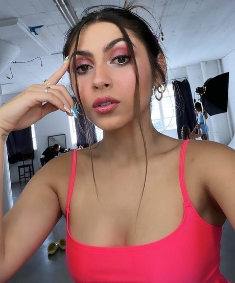 Alondra Delgado nudes model pics