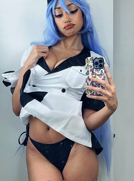 Yazbunny model sexy image