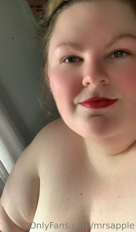 mrsapple sexy pornstar image