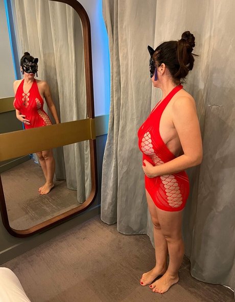 bustyxl perfect actress galleries