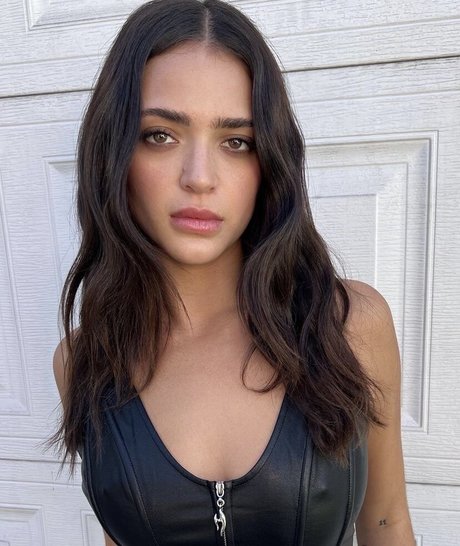 Luna Blaise art actress galleries