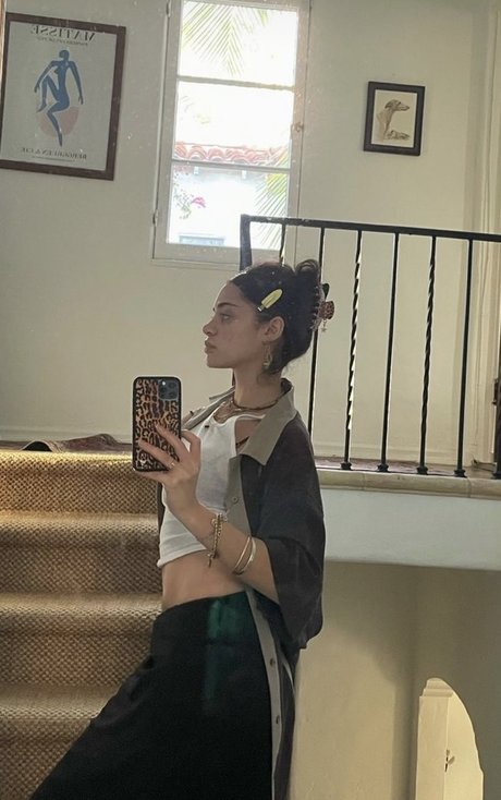 Luna Blaise art model images