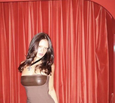 Luna Blaise adult actress images