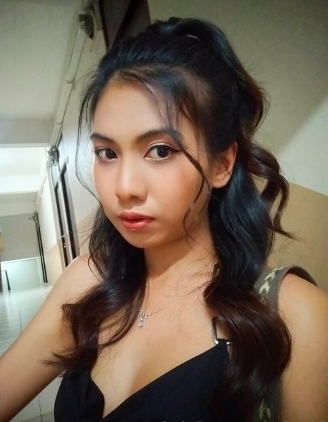ploy69 best actress photo