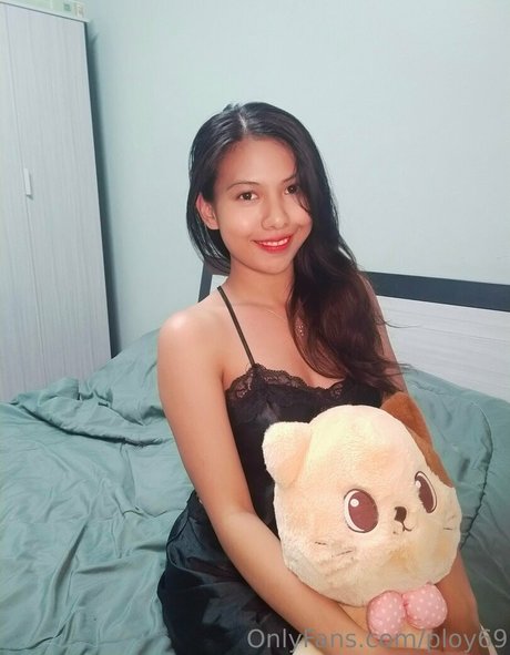 ploy69 erotic pornstar picture