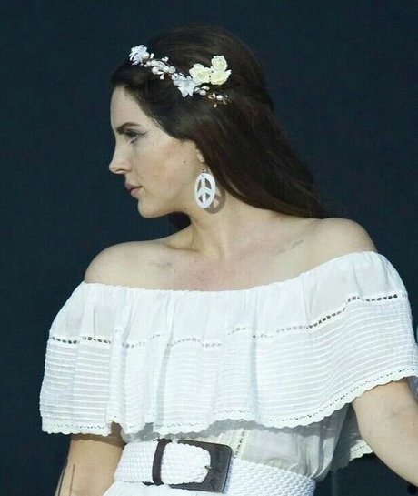 Lana Del Rey pornstar erotic pictures