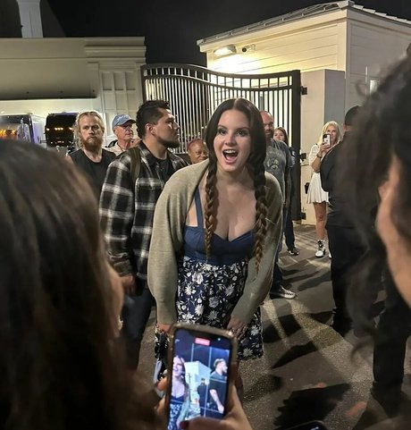 Lana Del Rey nudes star images