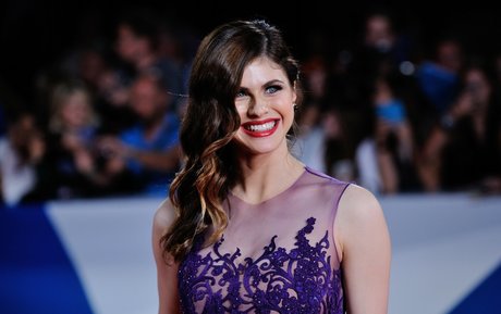 Alexandra Daddario top model pics