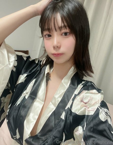 goodnightyui model adult gallery