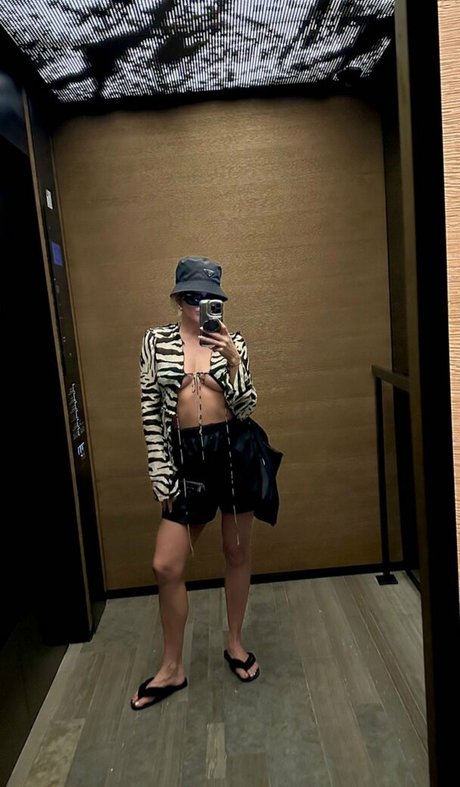 Ashley Roberts star sex picture