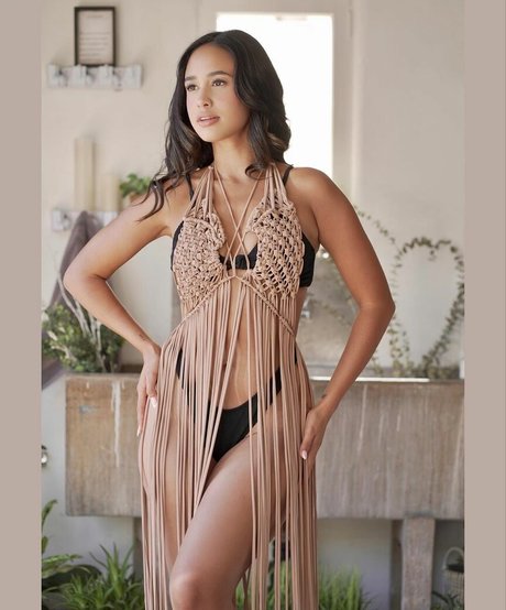Emily Tosta sex star picture