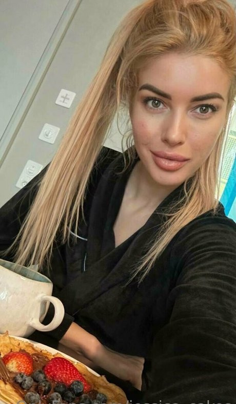 cute onlyfans nude pic