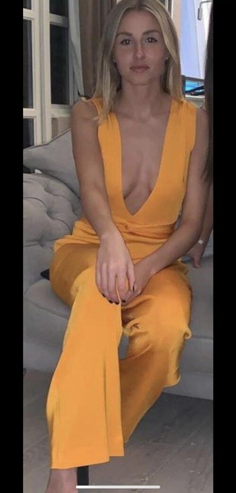 Leah Williamson naked actress photo
