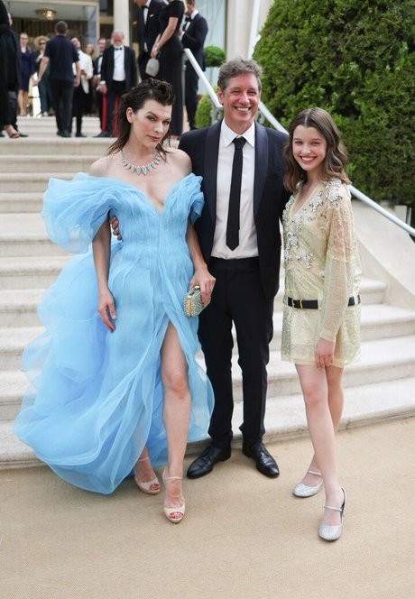 Milla Jovovich top pornstar img