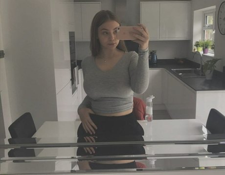 skinny petite onlyfans art nude image