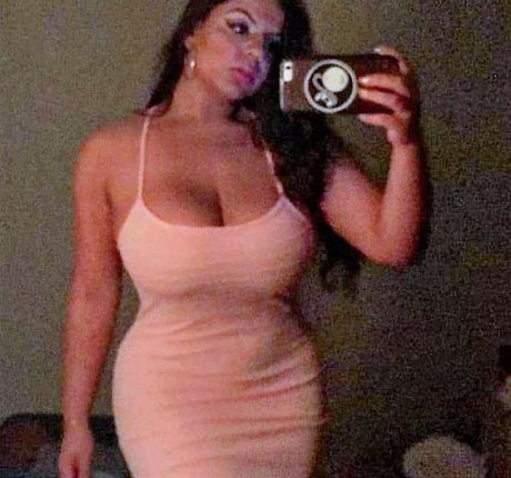 iloveteniah sexy actress photo