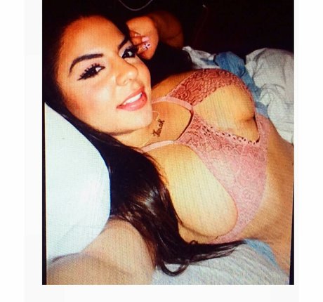 iloveteniah pornstar pretty pic