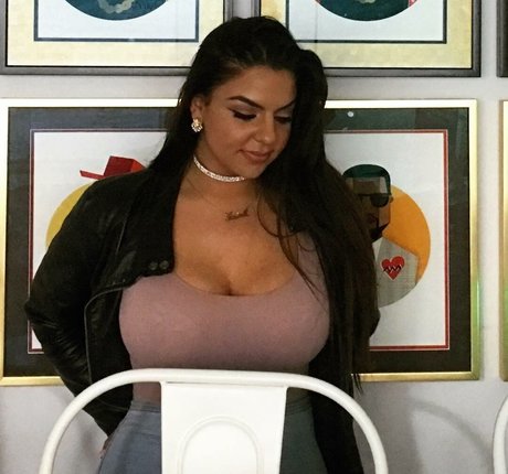 iloveteniah pornstar hot galleries