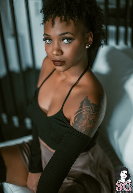 Naomi SG high quality pornstar pic