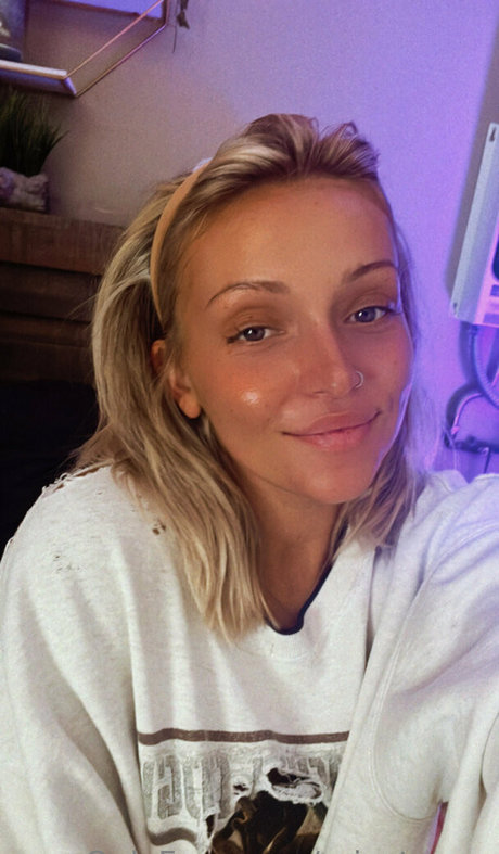 mature blonde onlyfans porn image