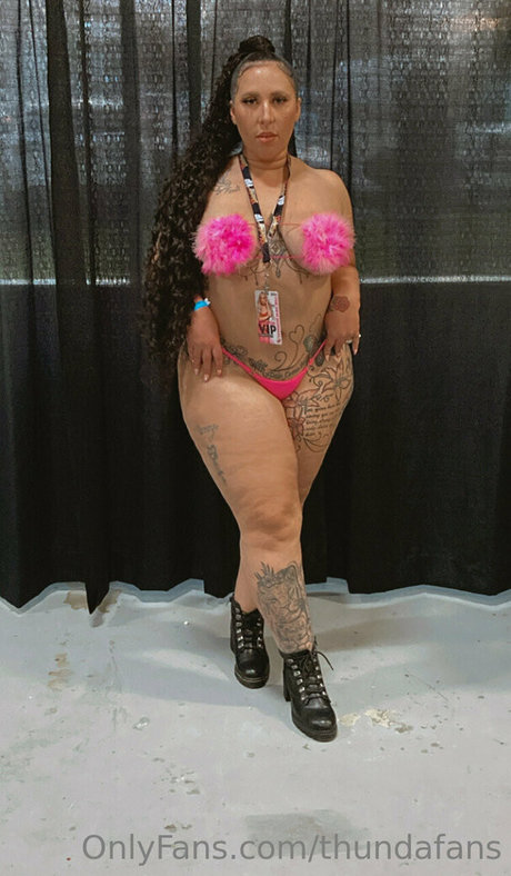 thundafans perfect model img